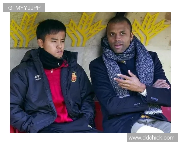 老年痴呆症困扰下的足球传奇人物回忆与挑战