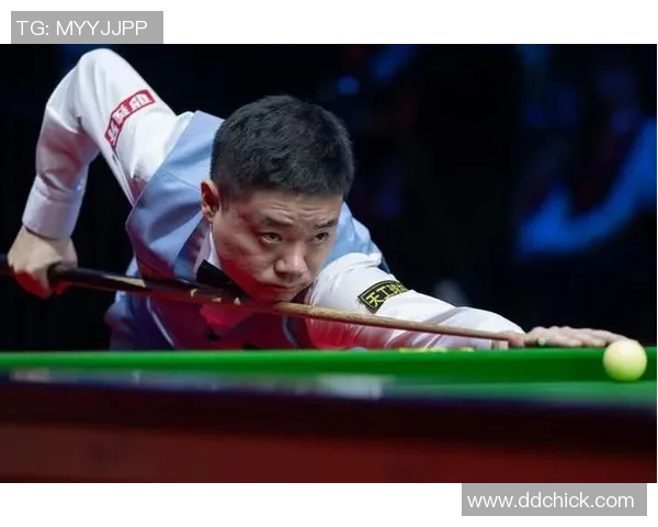 柳州足球球星专访：他们如何从草根起步到职业赛场的光辉历程