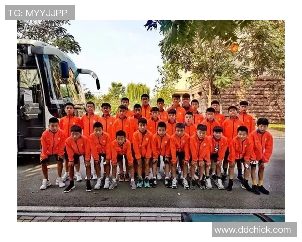 贵州籍足球球星成长之路与家乡文化影响深度解析